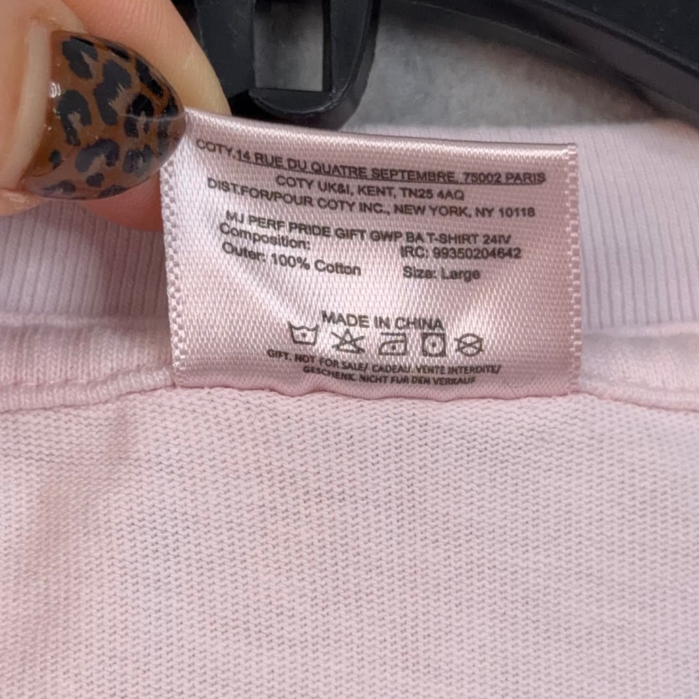 Marc Jacobs Shirt Adult Large Pink Rainbow Logo Perfect Pride GWP Graphic Tee - Picture 3 of 8